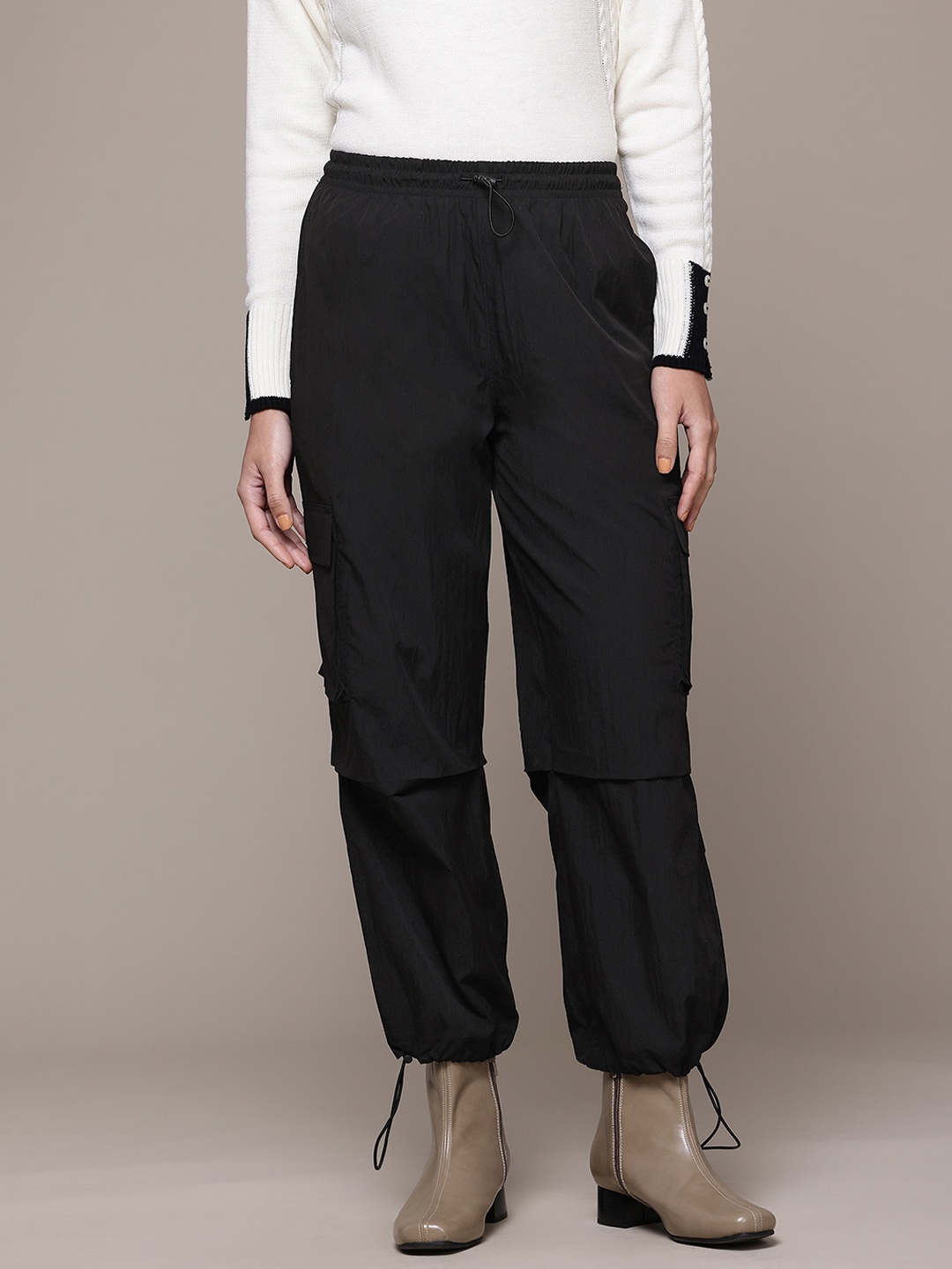 

The Roadster Lifestyle Co. Women Relaxed Loose Fit High-Rise Parachute Trousers, Black