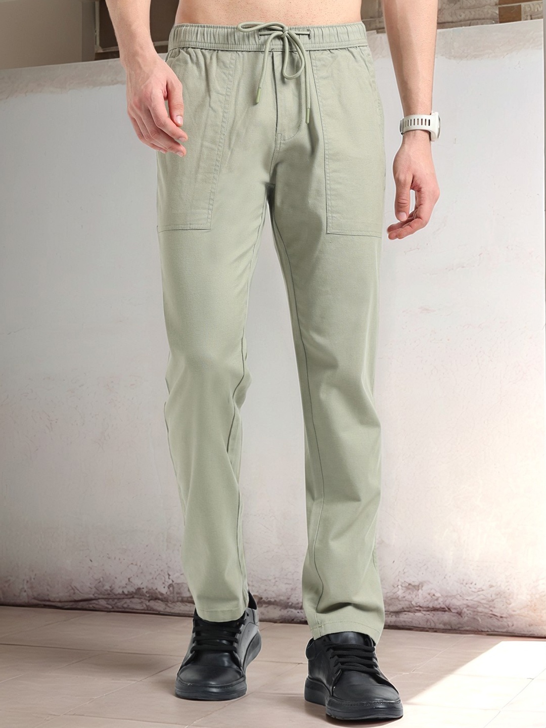 

NEVER NEUD Men Relaxed Corn Airport Joggers Trousers, Green