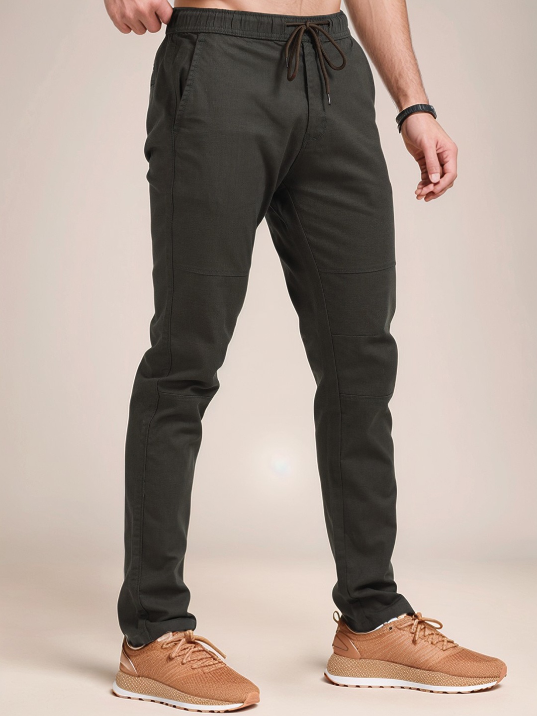 

NEVER NEUD Men Relaxed Linen Traveller Trousers, Olive