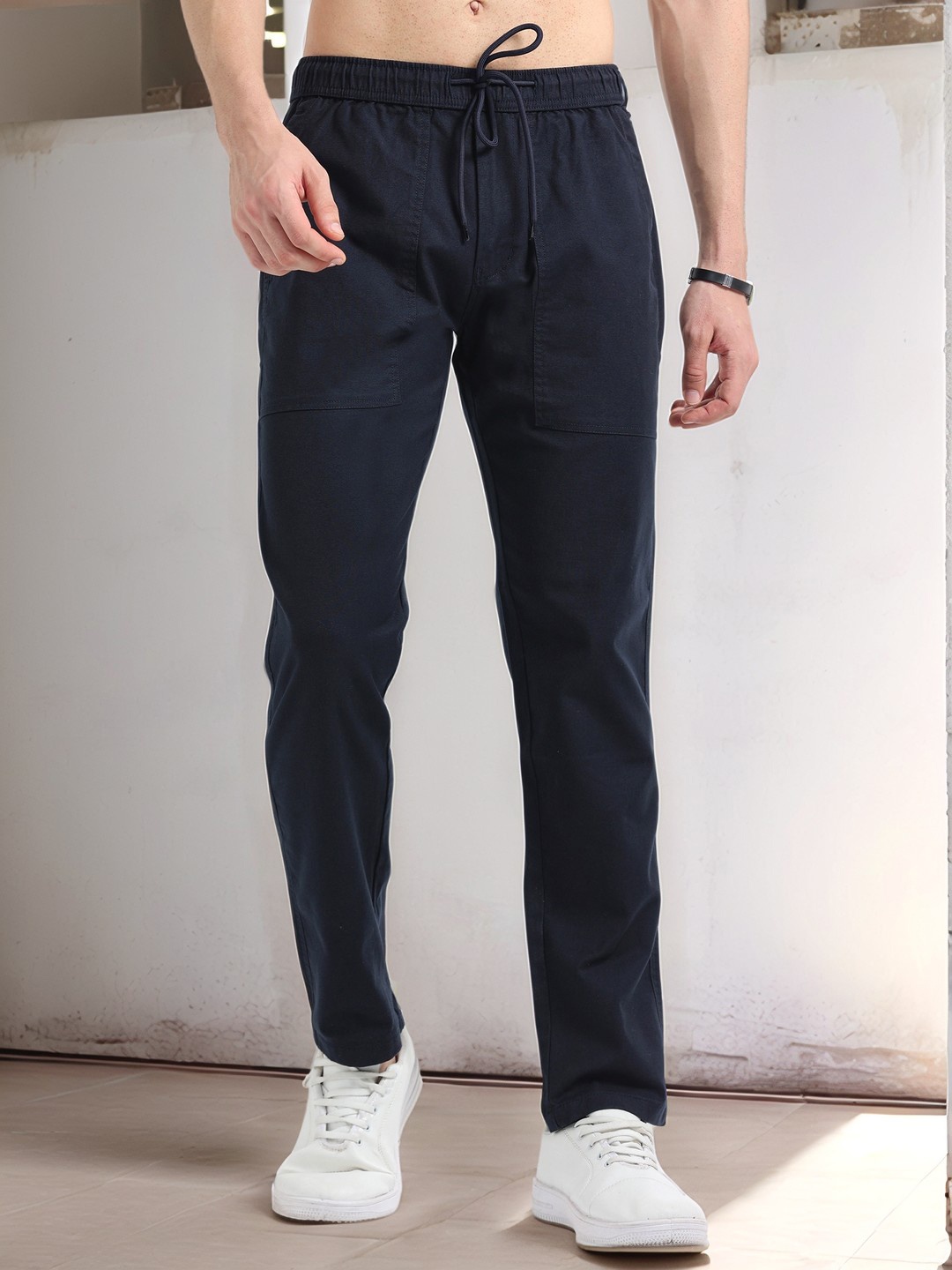 NEVER NEUD Men Relaxed Corn Airport Joggers Trousers, Navy blue