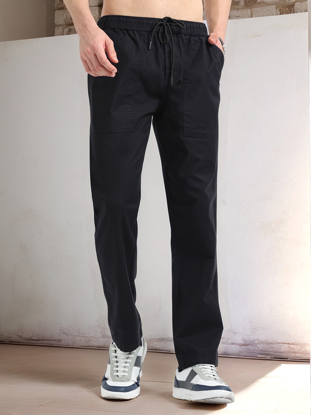 NEVER NEUD Men Relaxed Corn Airport Joggers Trousers, Black