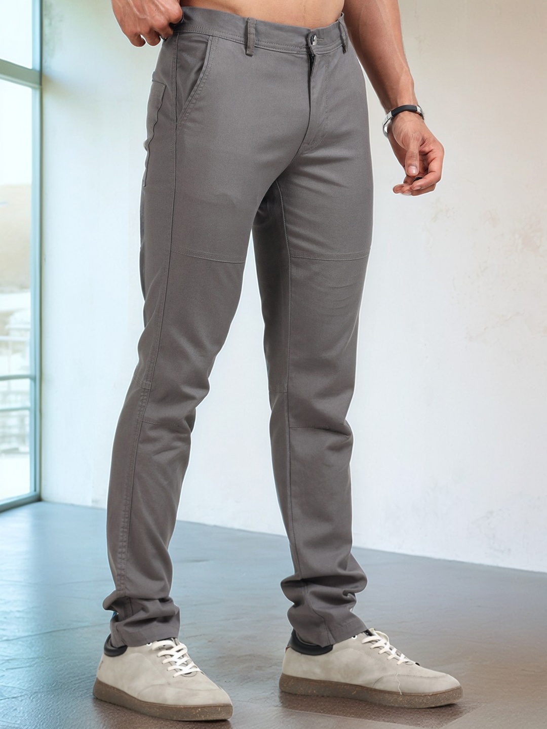 NEVER NEUD Men Relaxed Popcorn Dobby Cargos Trousers, Grey