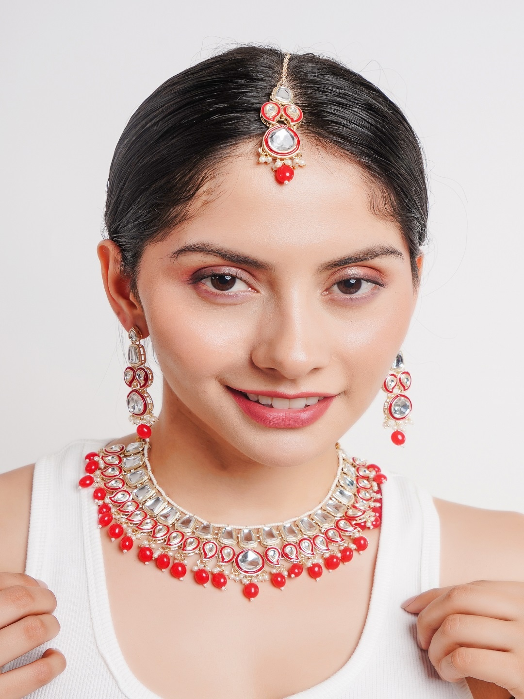 

Divisha Gold-Plated Kundan-Studded & Beaded Jewellery Set, Red