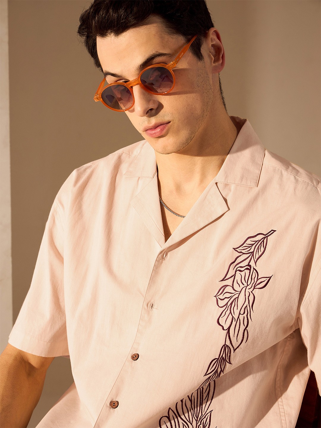 

DENNISON Men Floral Embroidery Drop Shoulder Oversized Shirt, Beige