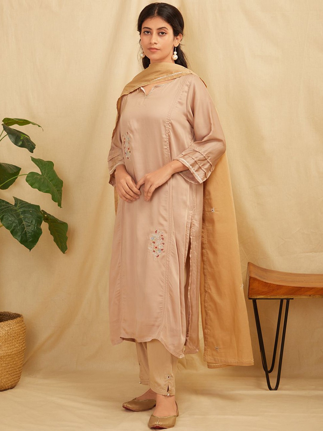 

zuri Floral Embroidered Regular Satin Straight Kurta With Trouser & Dupatta, Beige