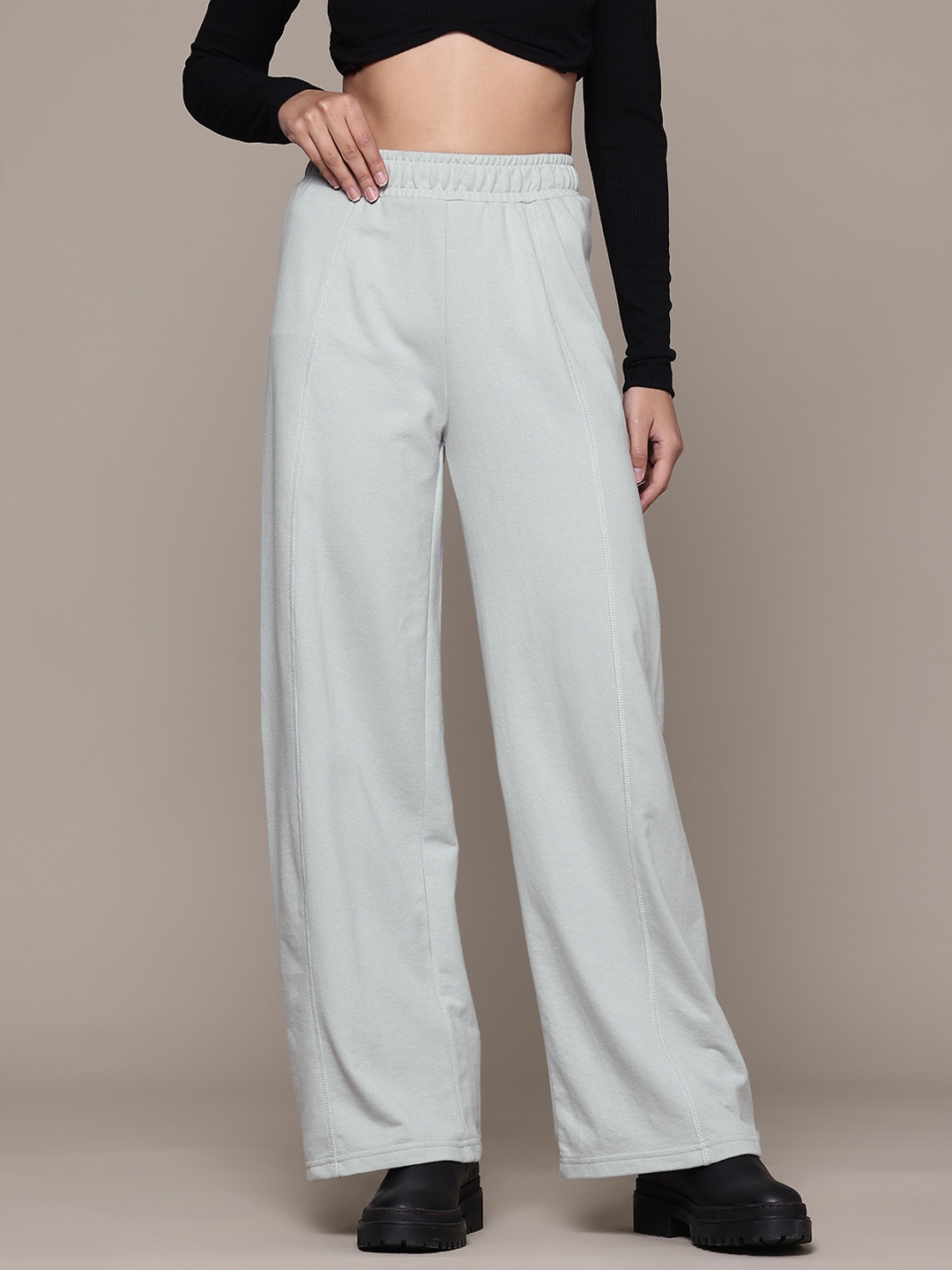 

The Roadster Lifestyle Co. Women Relaxed Loose Fit Trousers, Grey