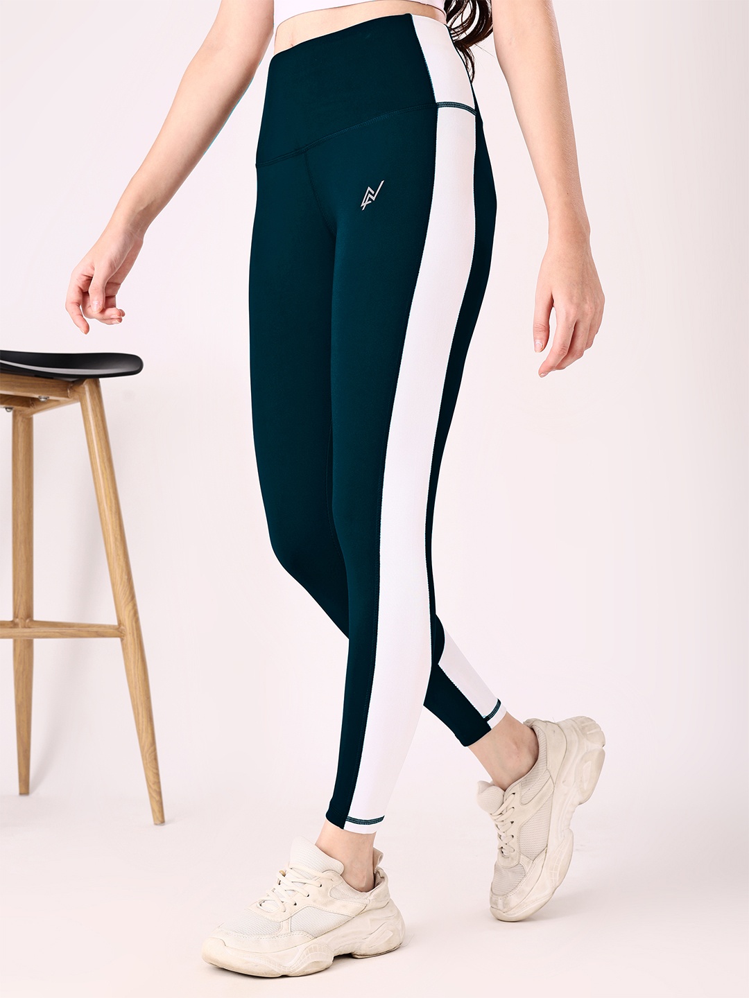 

NEXSUS Colourblocked Ankle-Length Yoga Tights, Green