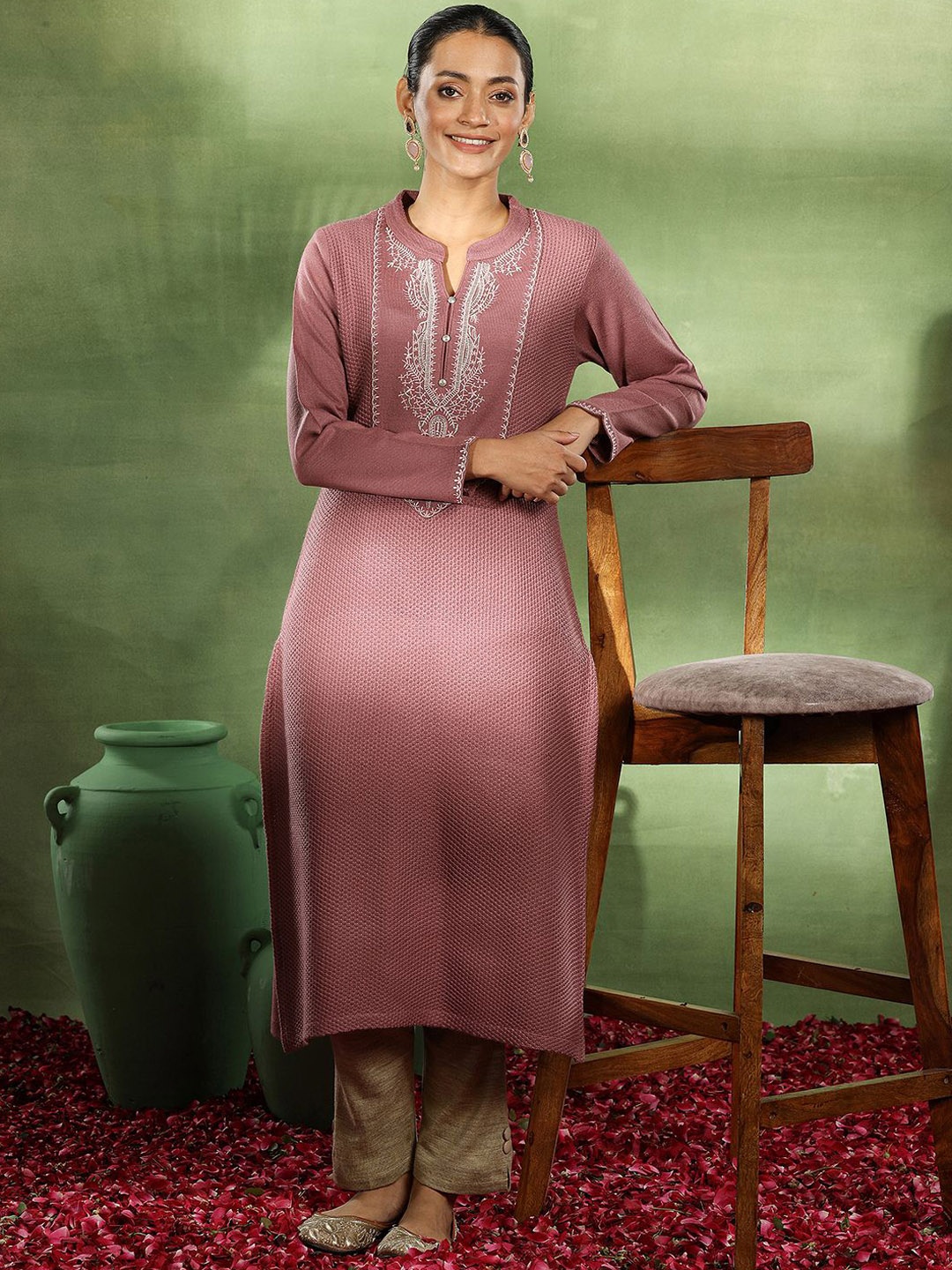 

Libas Floral Embroidered Mandarin Collar Long Sleeves Wool Straight Kurta, Pink