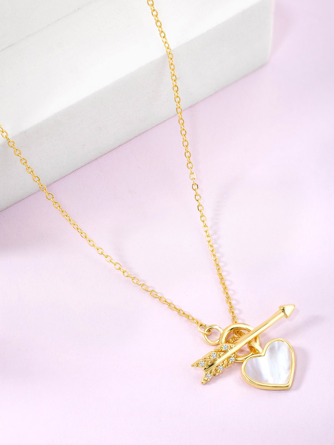 

Peora Gold-Plated Cubic Zirconia Stone Studded Heart Shaped Pendant Chain