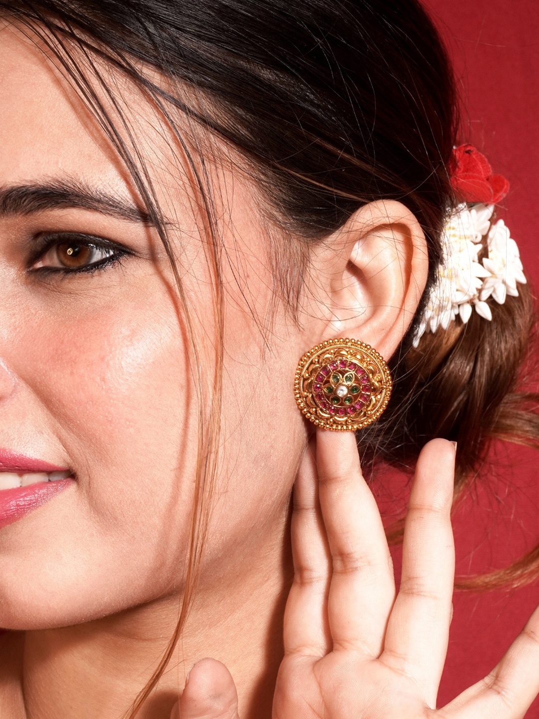 

Niscka Gold-Plated Contemporary Studs