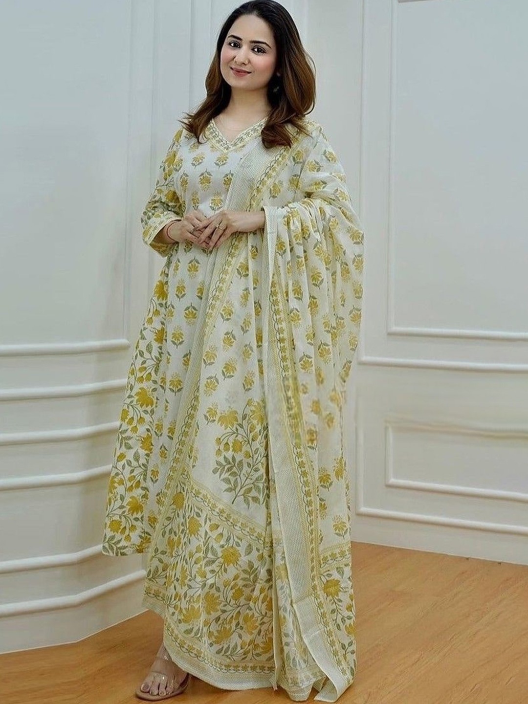 

Shedika Women Floral Printed Regular Thread Work Kurta with Trousers & With Dupatta, White