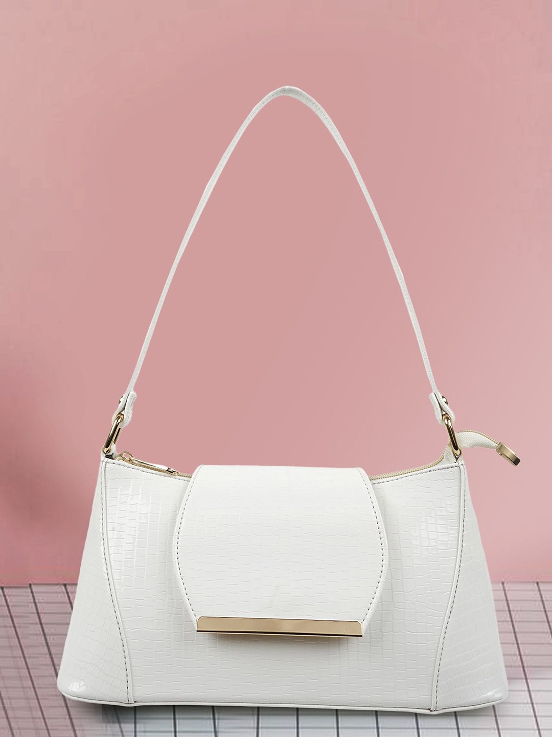 

SPOTIC Sling Bag, White