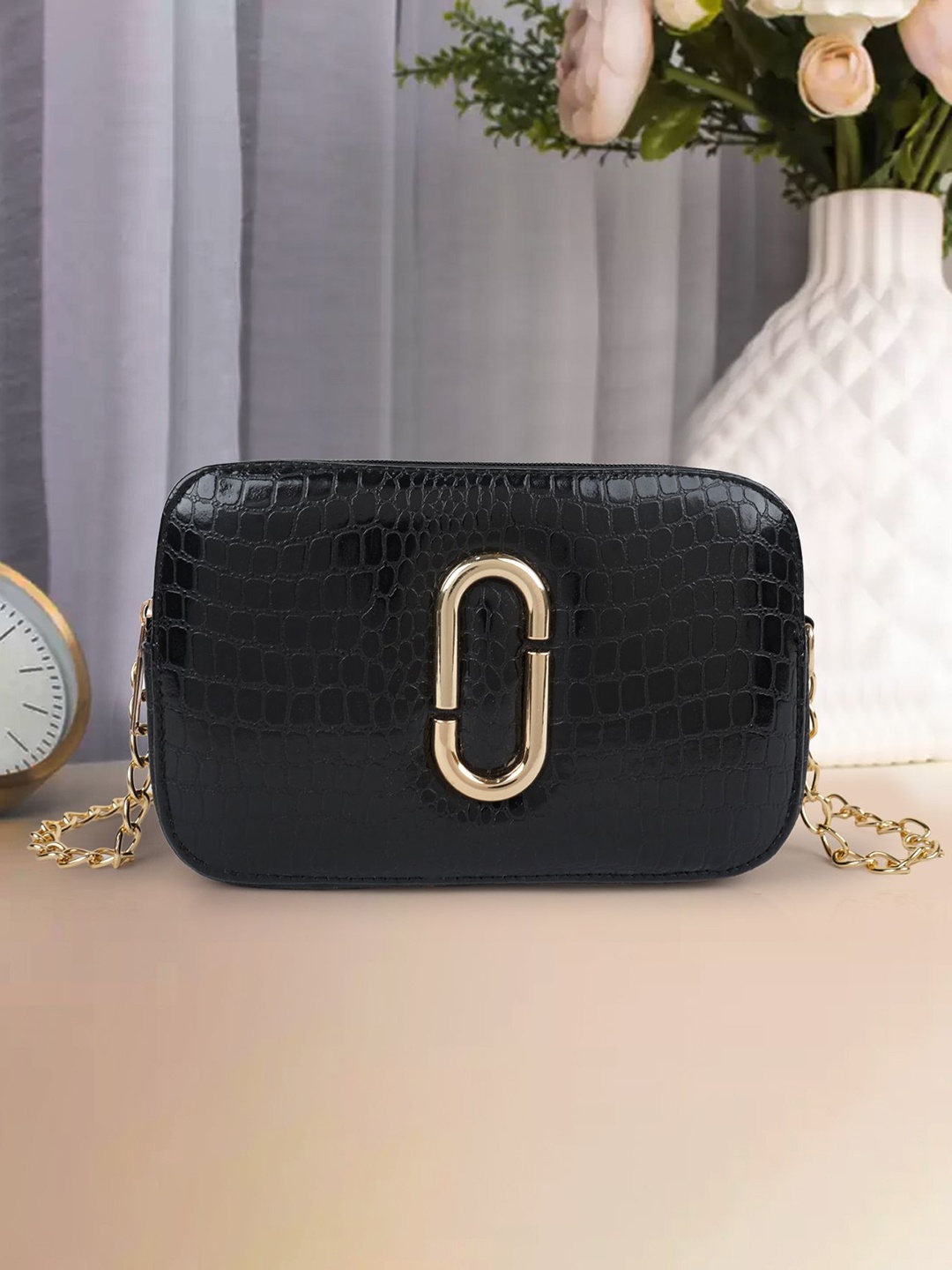 

SPOTIC Structured Sling Bag with Tasselled, Black