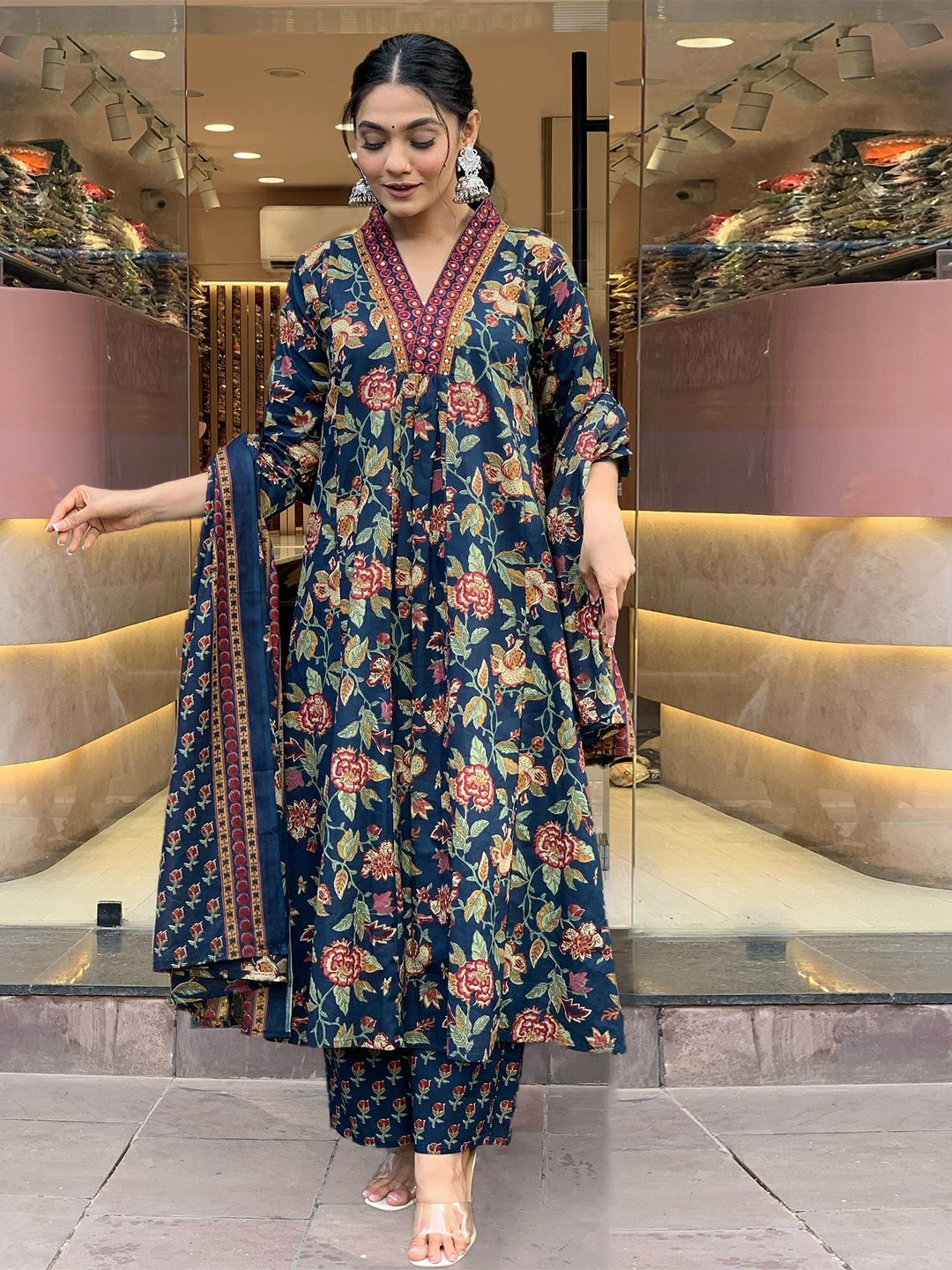 

BAESD Women Ethnic Motifs Printed Regular Kurta with Palazzos & With Dupatta, Blue