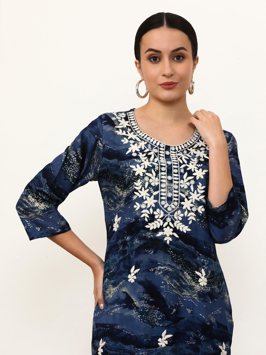 

Jaipur Kurti Women Floral Printed Thread Work Kurta, Navy blue