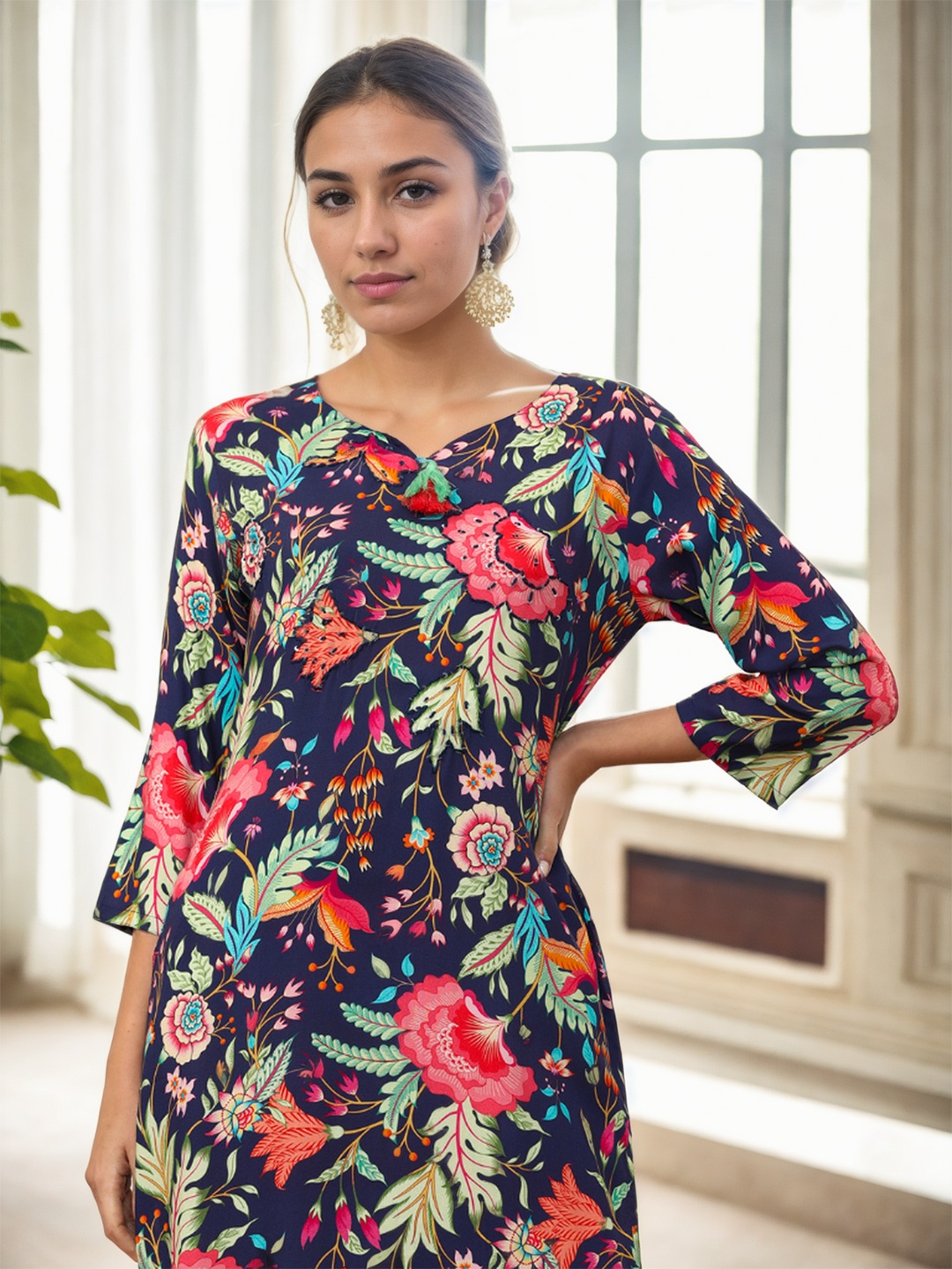 

Jaipur Kurti Women Floral Printed Keyhole Neck Thread Work Kurta, Navy blue