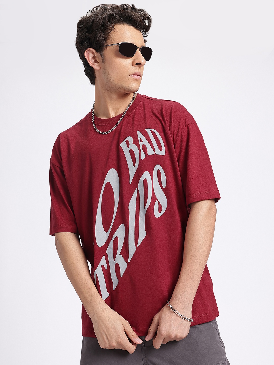 

glitchez Untamed Text Oversized-Fit T-Shirt, Maroon