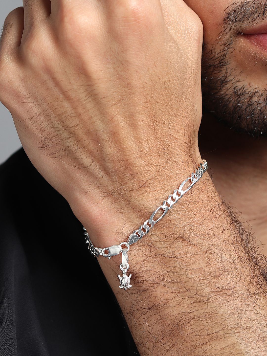 

AKSHAT SAPPHIRE Men 925 Sterling Silver Tortoise Symbol Link Bracelet