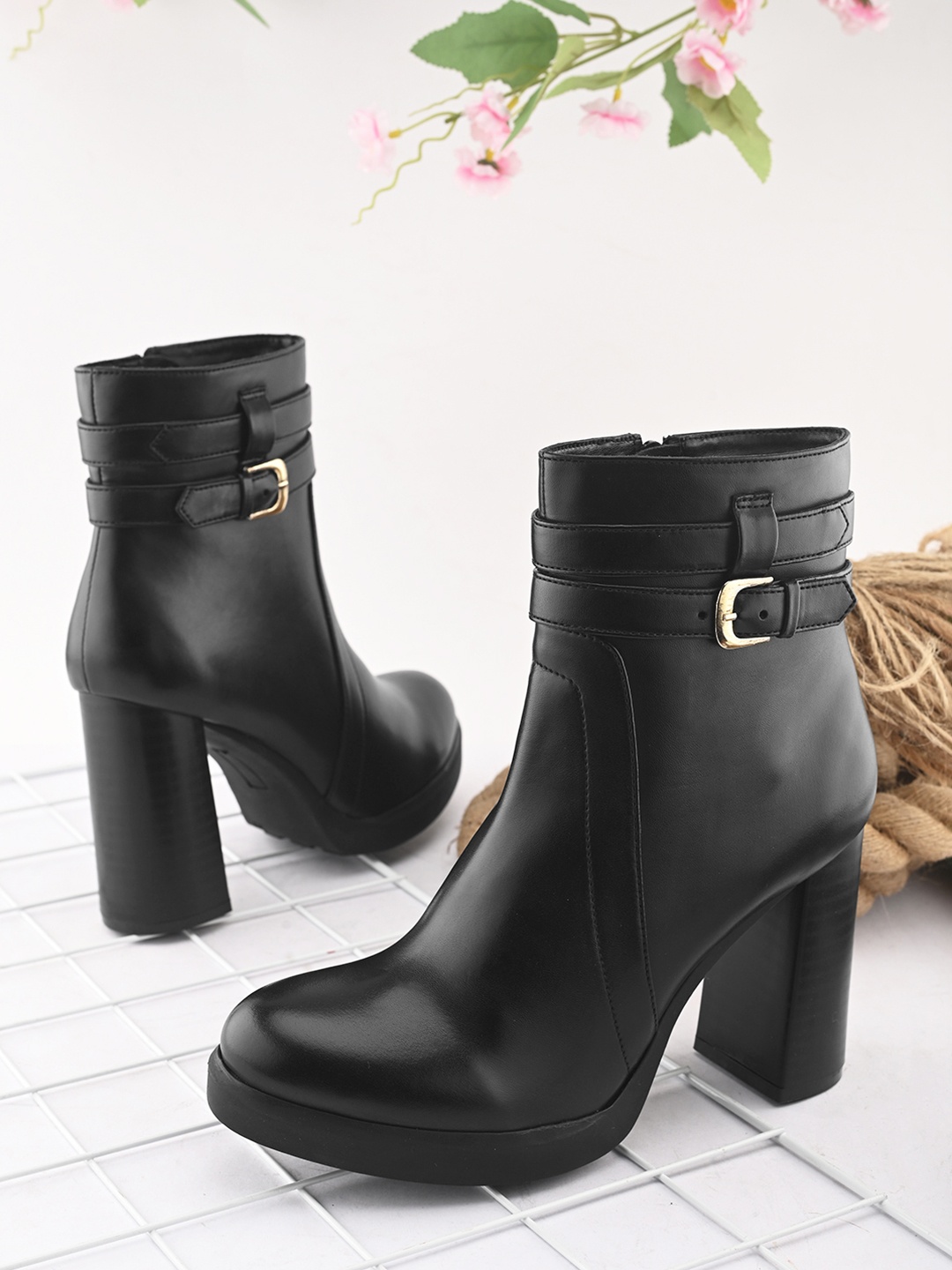 

The Roadster Lifestyle Co Women Block-Heeled Regular Boots, Black