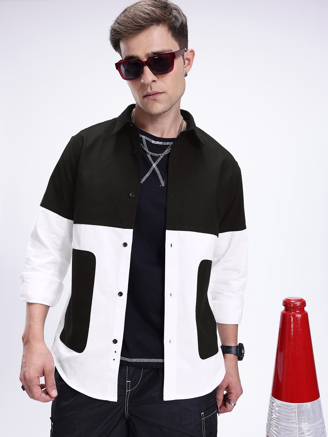 

Kook N Keech Standard Colourblocked Casual Shirt with Contrast Pockets, Black