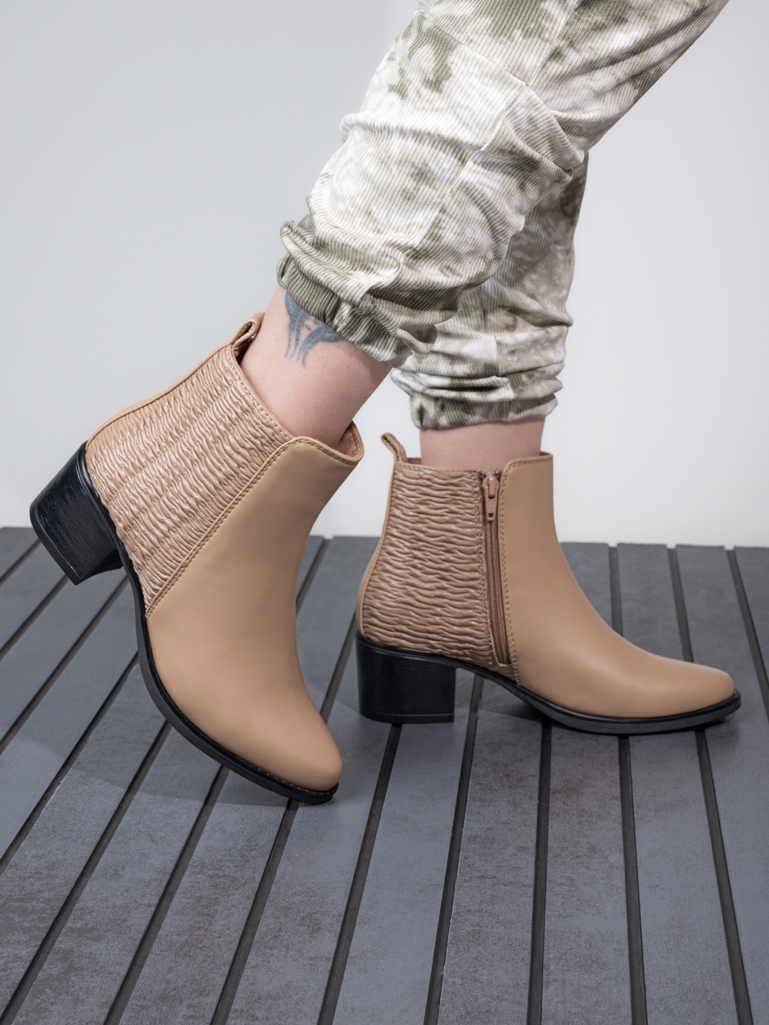 

Hydes N Hues Women Block Heeled Chelsea Boots, Beige