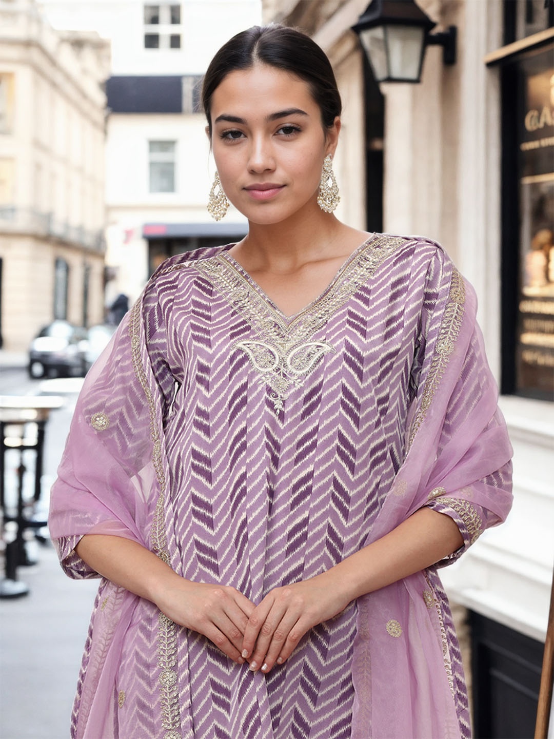 

Jaipur Kurti Women Ethnic Motifs Embroidered Regular Kurta with Trousers & With Dupatta, Lavender