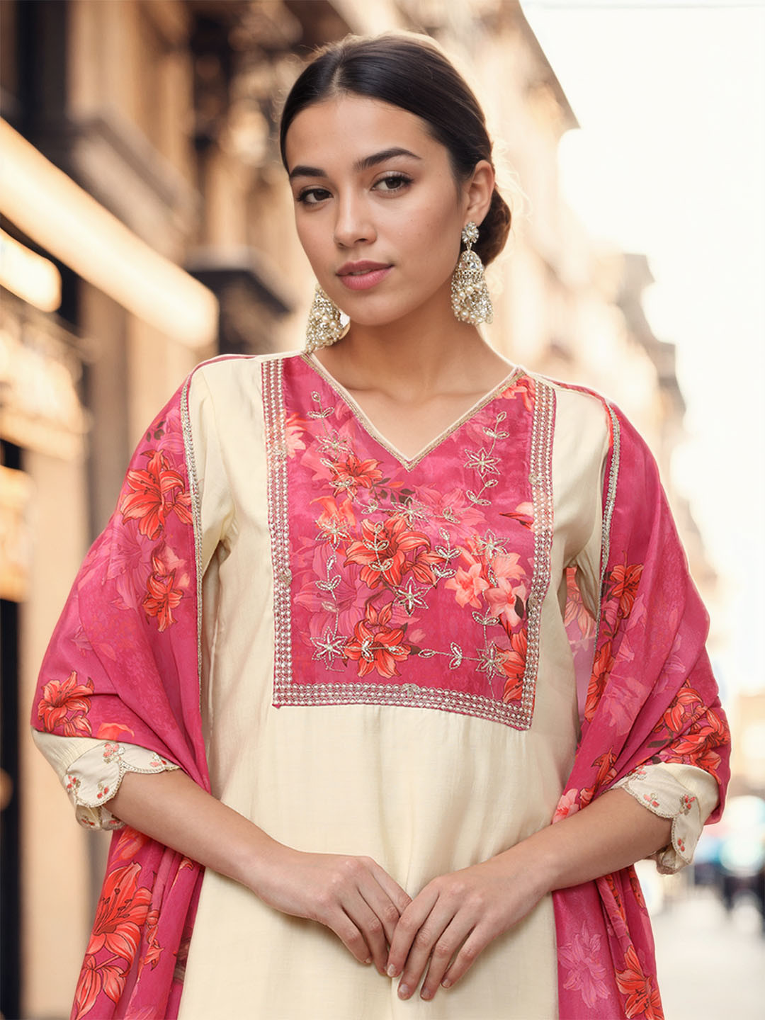 

Jaipur Kurti Women Floral Embroidered Regular Gotta Patti Kurta with Trousers & With Dupatta, Off white