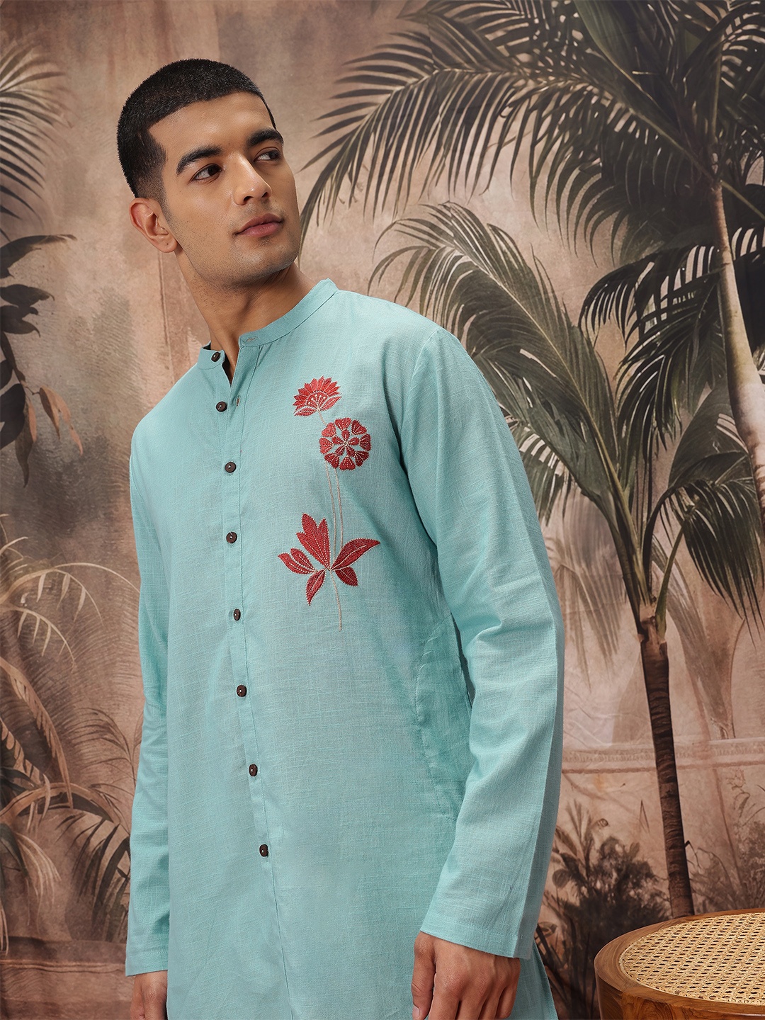 

Sangria Men Floral Embroidered Pure Cotton Kurta, Turquoise blue