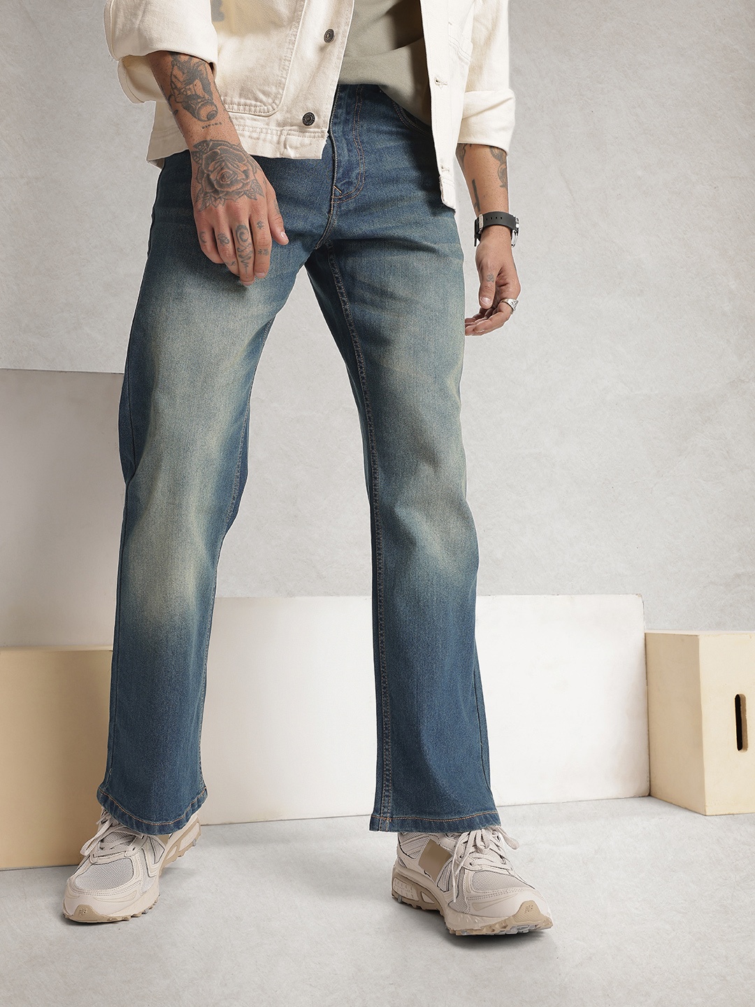 

WROGN Men Bootcut Vintage Wash Heavy Fade Stretchable Jeans, Blue