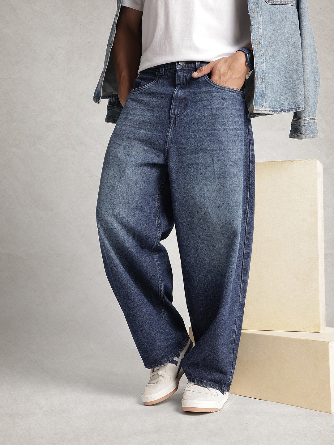 

WROGN Men Baggy Fit Heavy Fade Pure Cotton Jeans, Navy blue