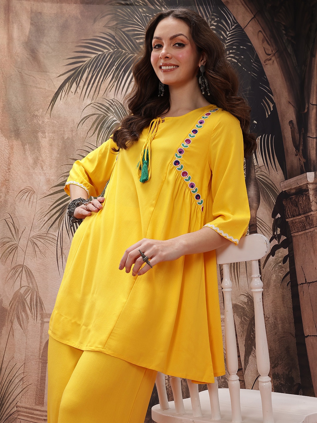 

Sangria Embroidered Tie Up Neck Ethnic Co-Ords, Yellow