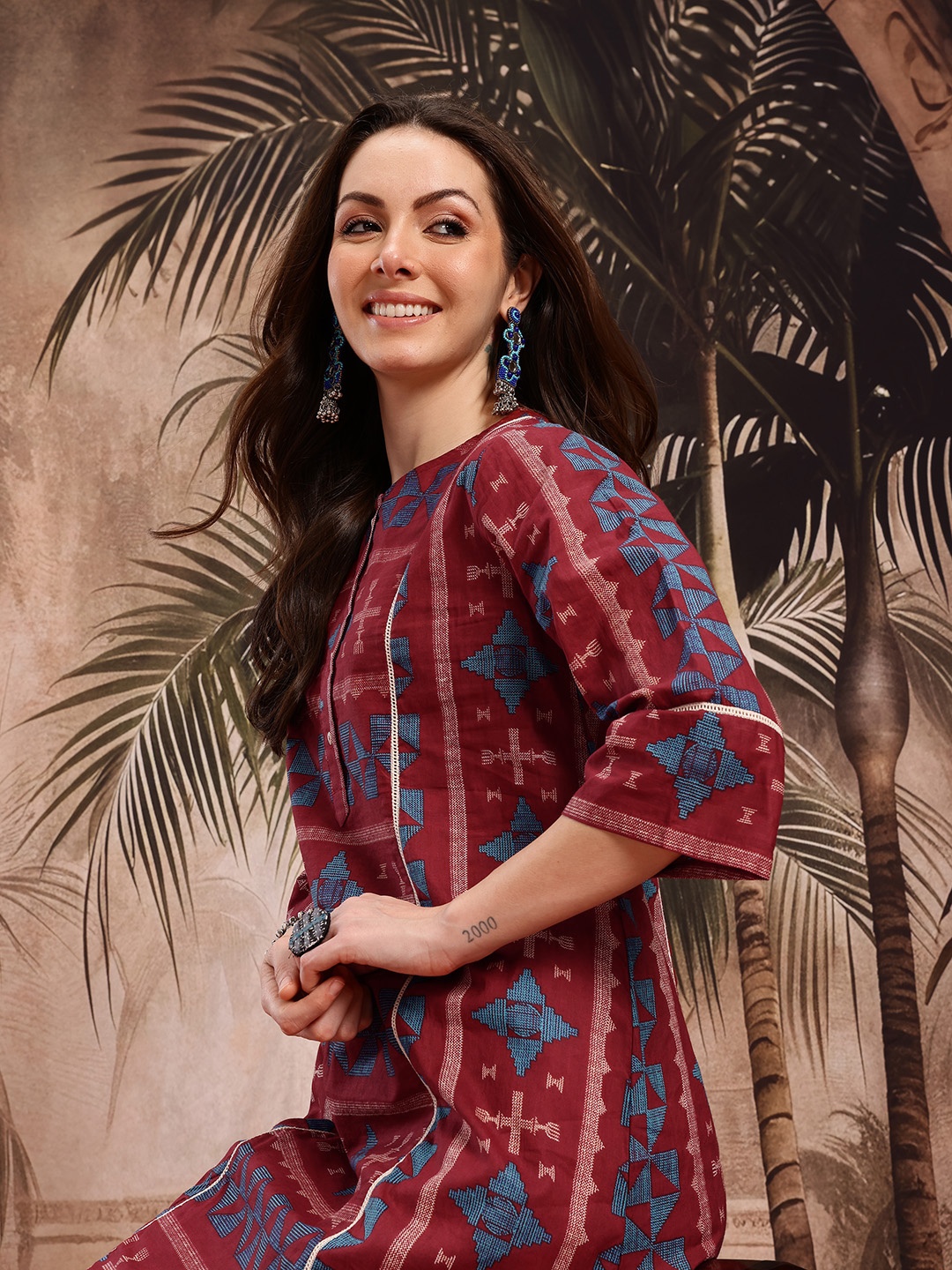 

Sangria Geometric Embroidered Thread Work A-Line Kurta, Maroon