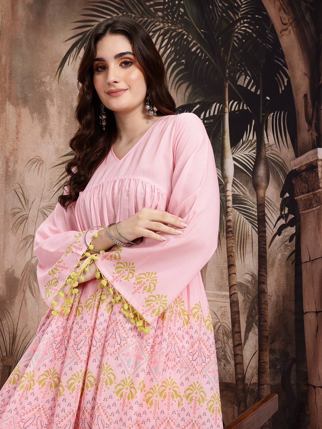 

Sangria Ethnic Motifs Print Empire Kurta with Trousers, Pink