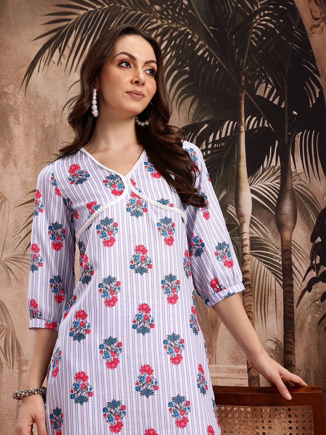 

Floral Print Layered Kurta with Trousers, White
