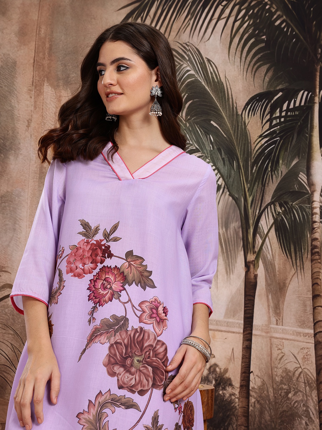 

Sangria Floral Print Kurta with Trousers, Lavender