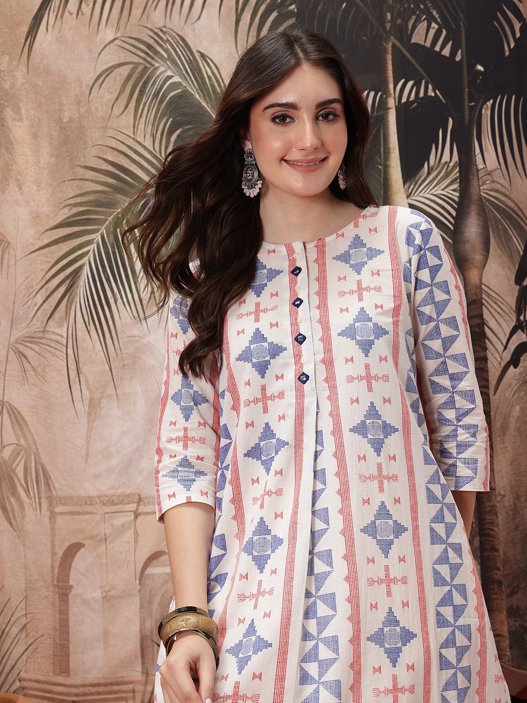 

Sangria Ethnic Motifs Printed Pleated Kurta, Off white