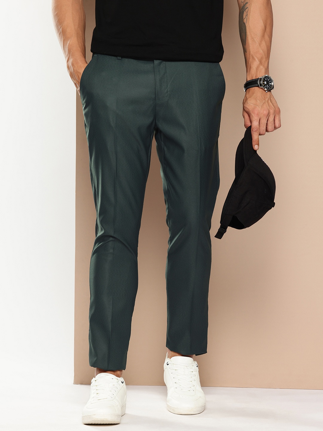

encore by INVICTUS Men Textured Trousers, Green