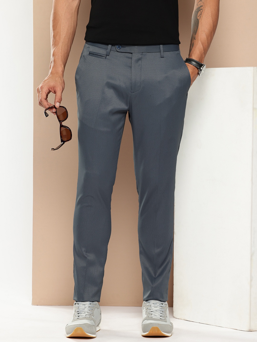 

encore by INVICTUS Men Textured Trousers, Blue
