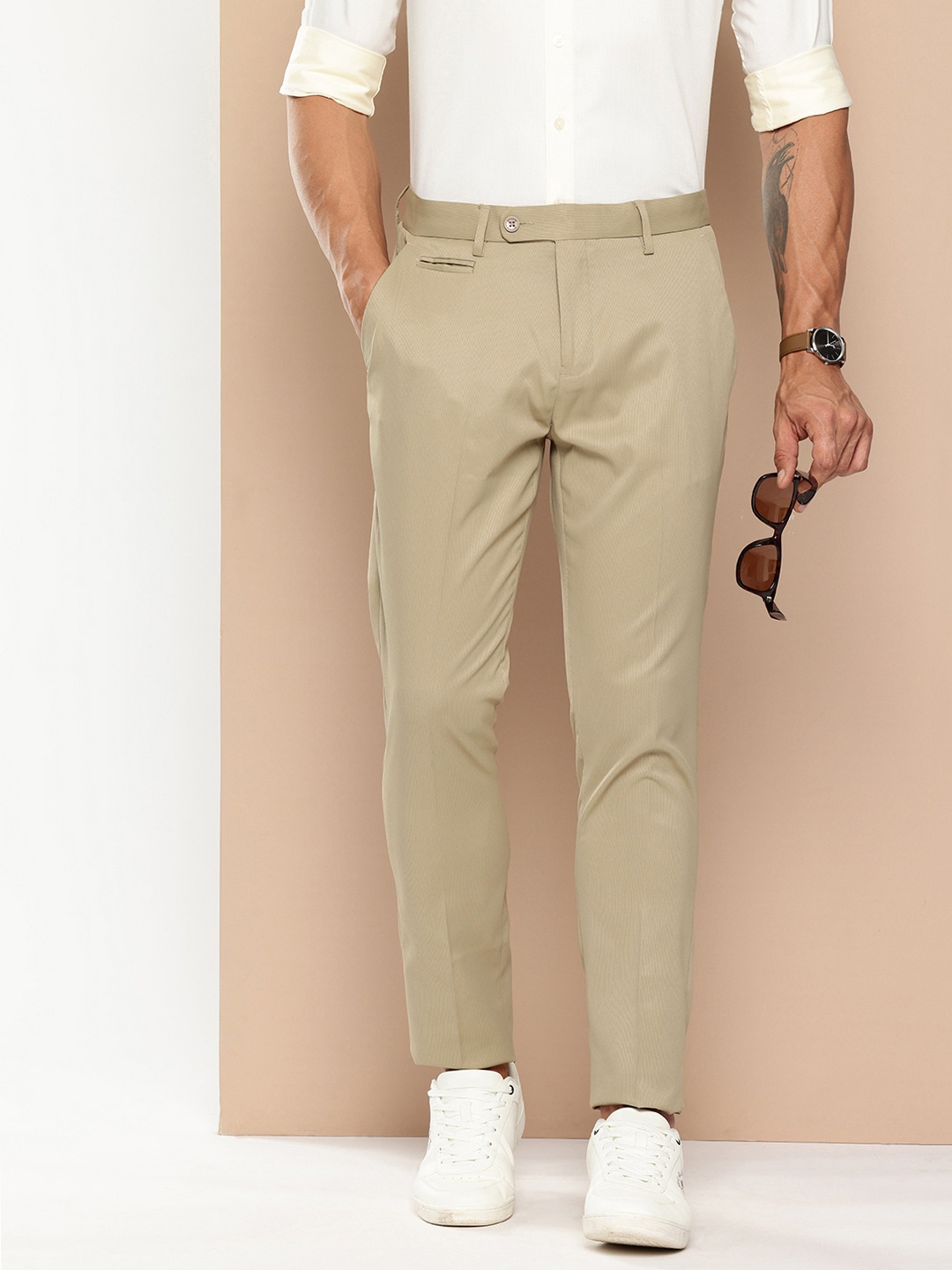 

encore by INVICTUS Men Textured Trousers, Green
