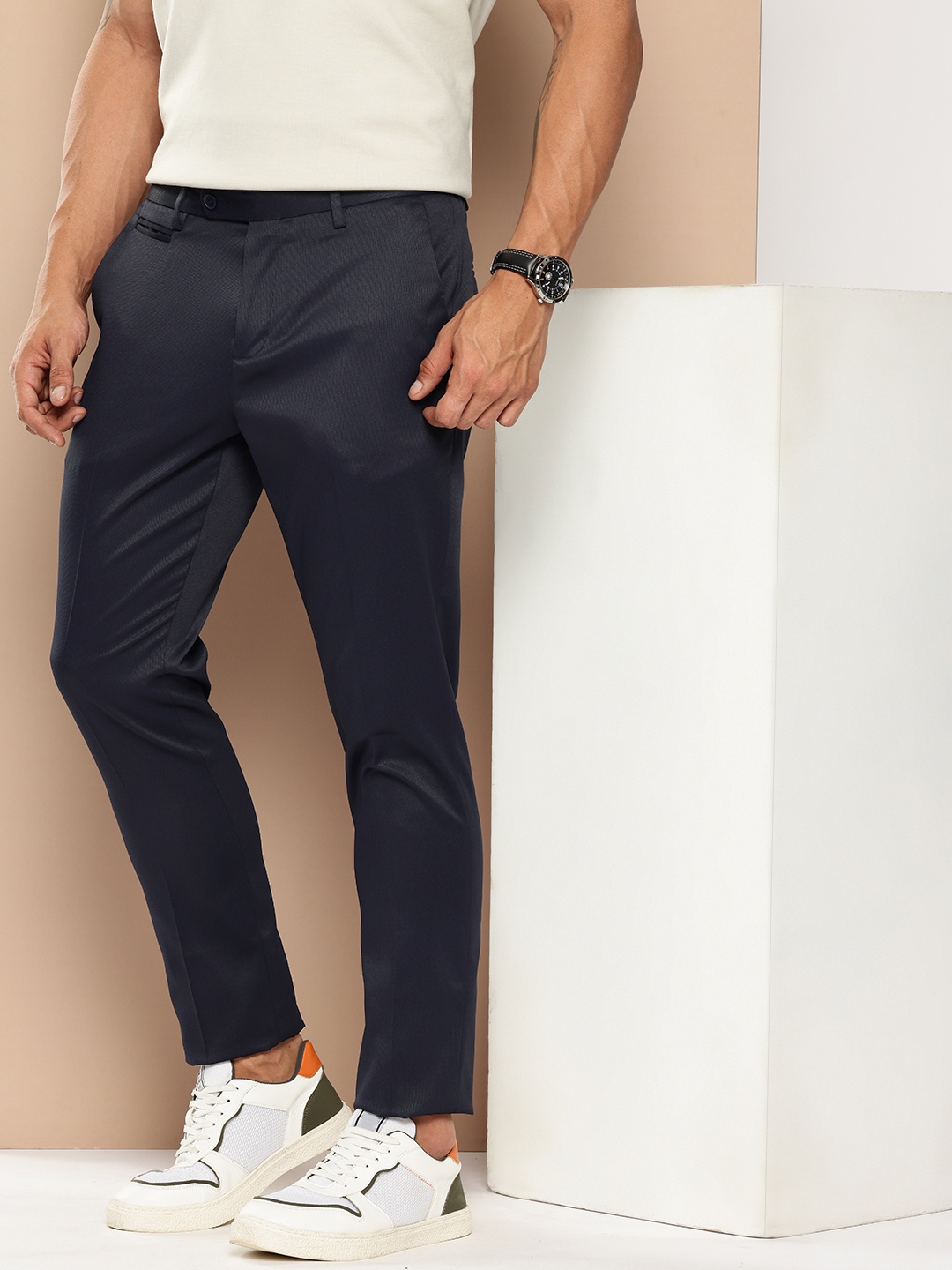 

encore by INVICTUS Men Textured Trousers, Navy blue