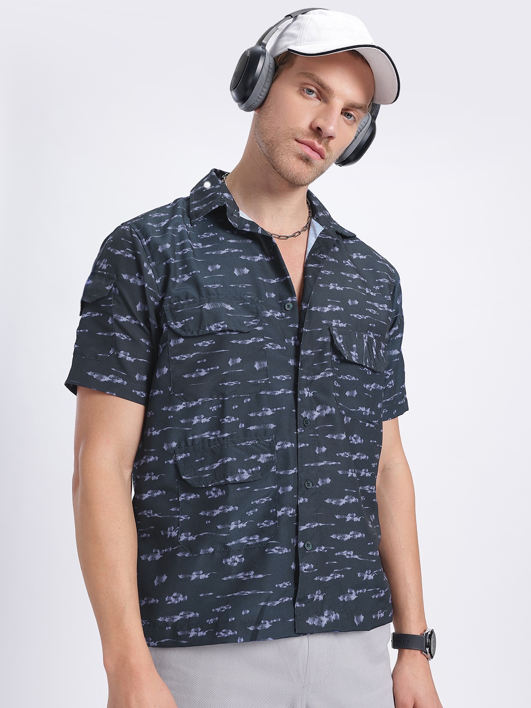 

glitchez Graphic Glo Printed Relaxed Fit Shirt, Navy blue