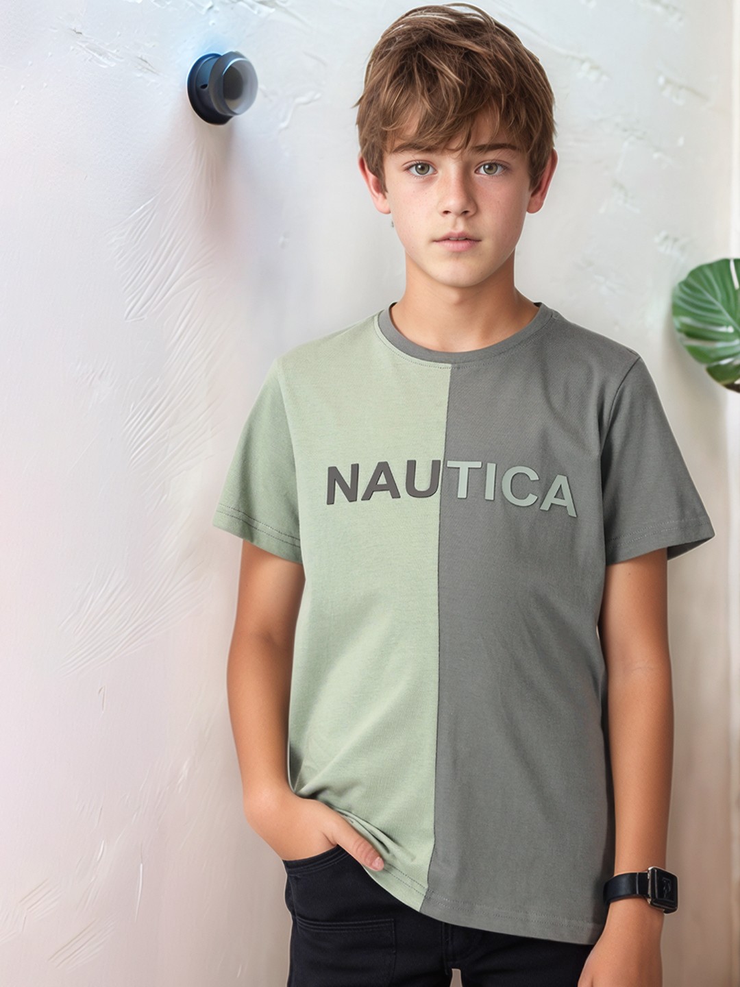 

Nautica Boys Colourblocked T-shirt, Olive