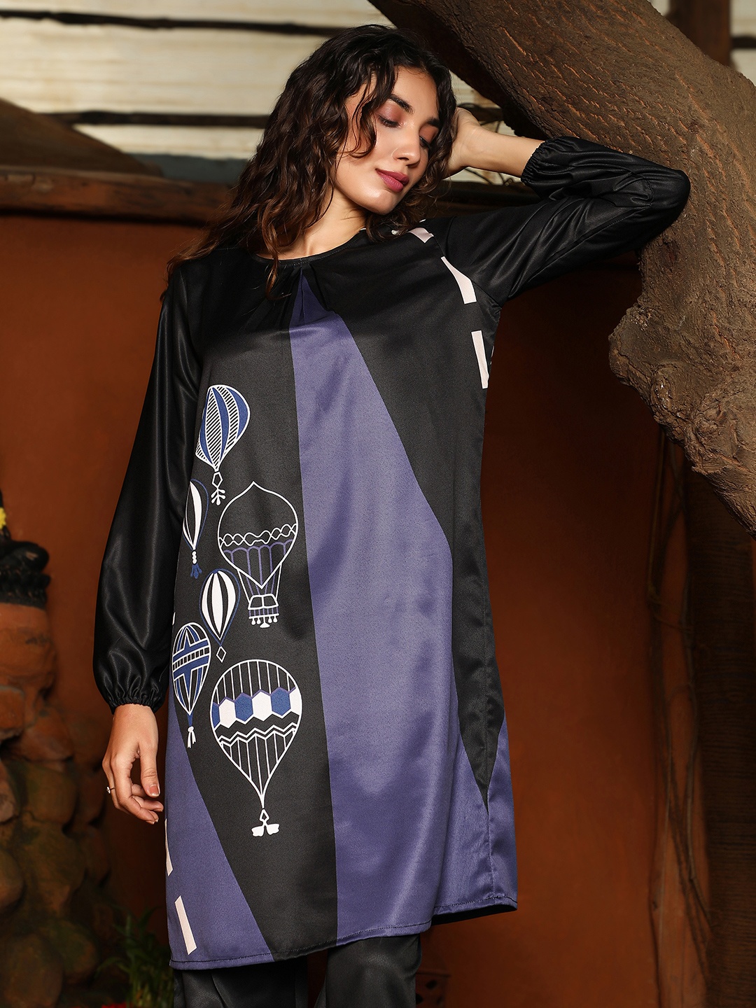 

QISSA Women Printed Regular Kurta with Trousers, Black