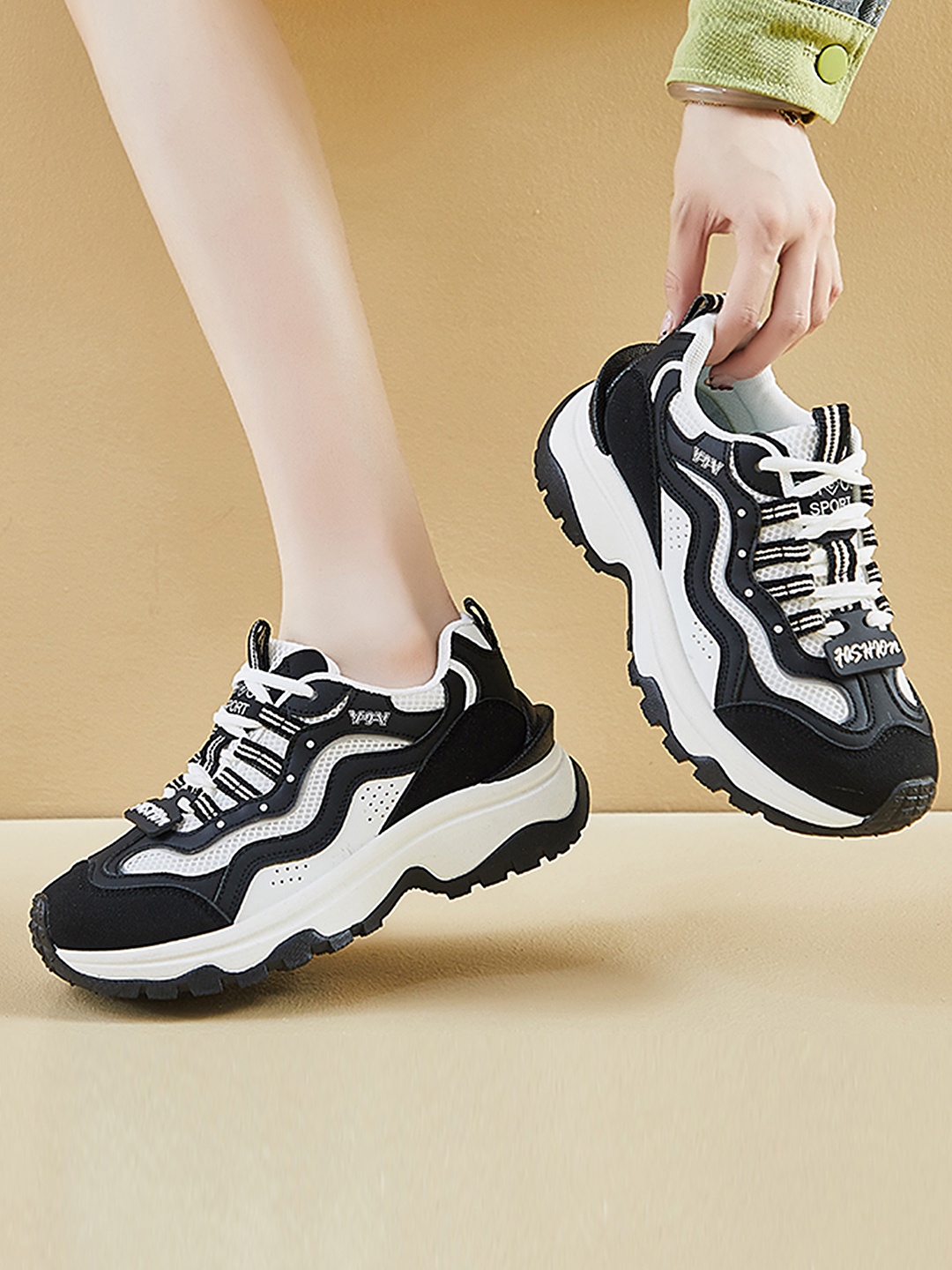 

LULU & SKY Women Colourblocked Sneakers, Black