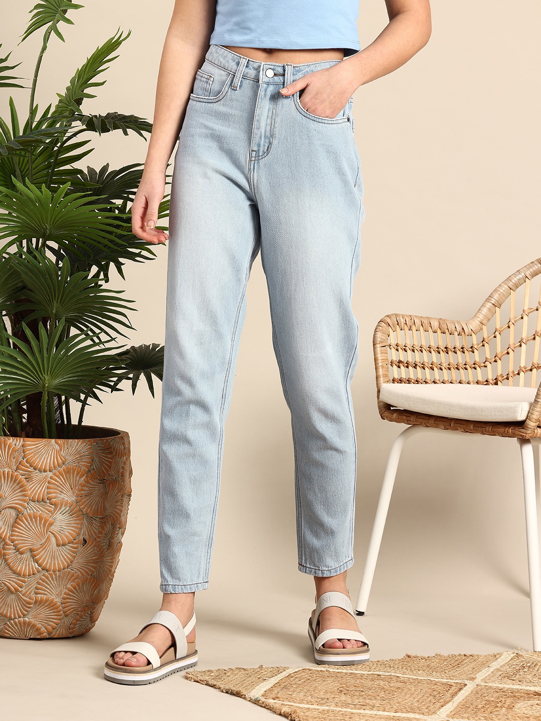 

Mast & Harbour Women Mom Fit Light Fade Jeans, Blue