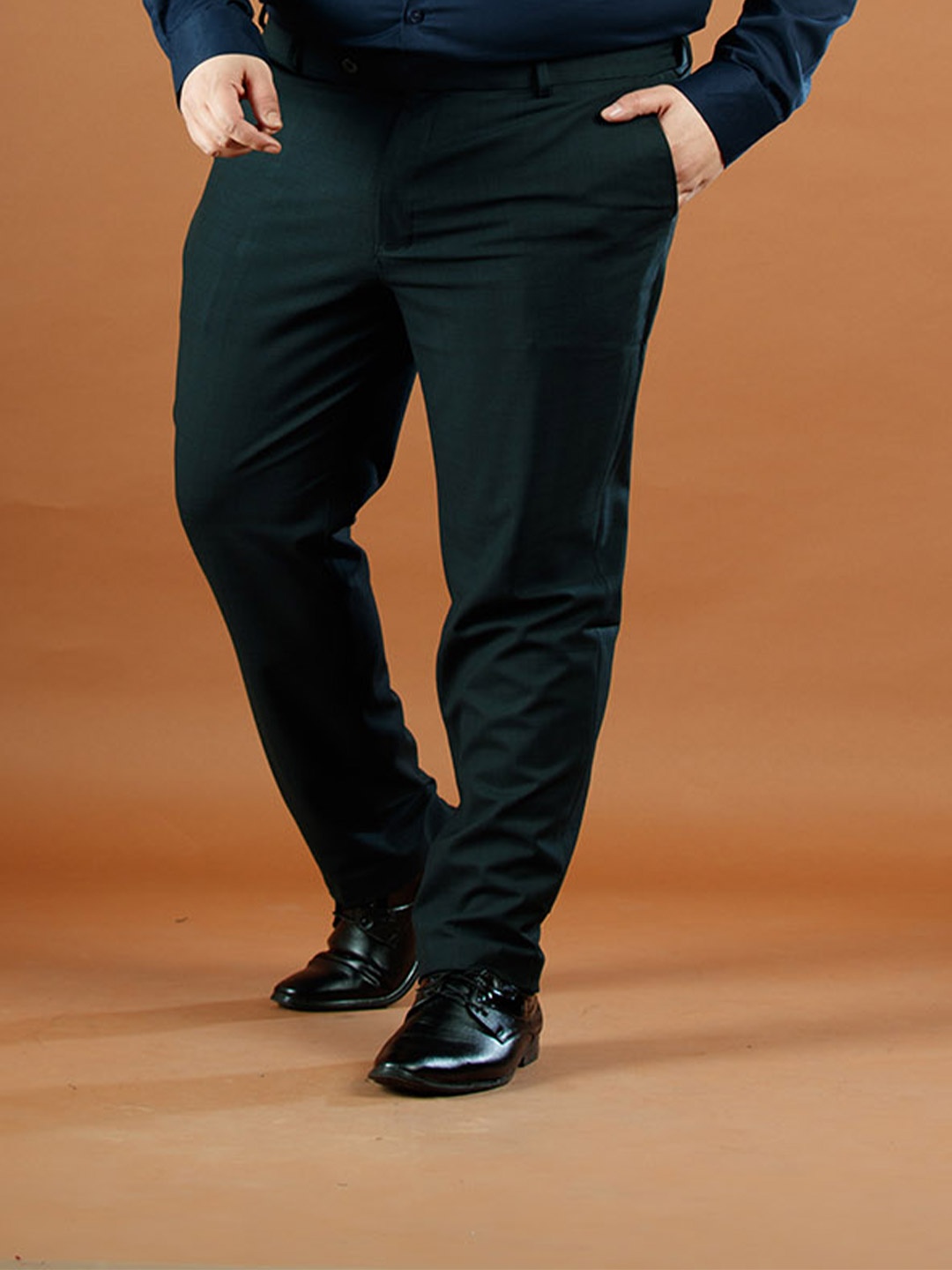 

Muffynn Men Checked Relaxed Straight Leg Straight Fit Formal Trousers, Green