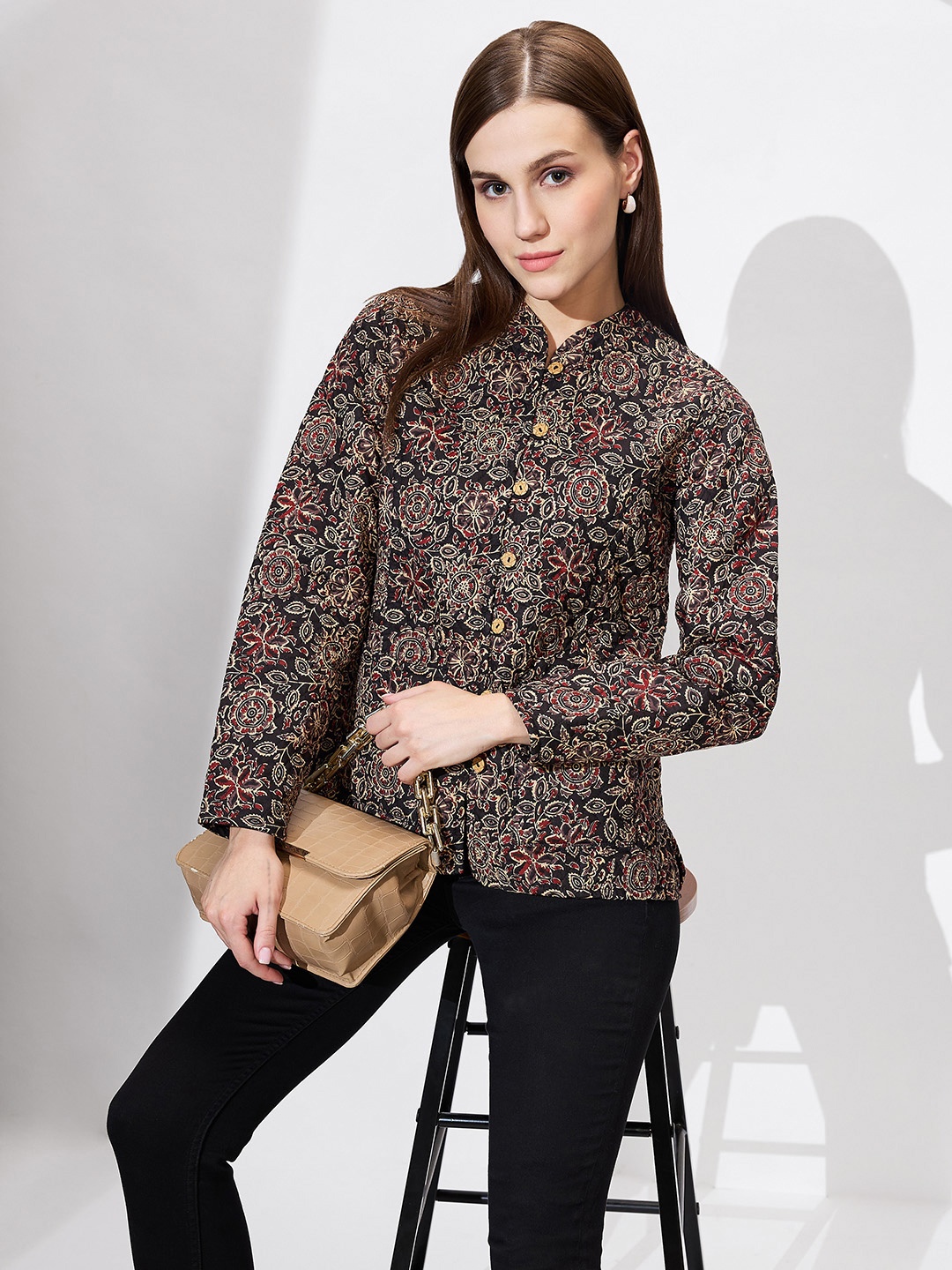 

Globus Mandarin Collar Floral Print Relaxed Fit Quilted Reversible Winter Shrug, Black