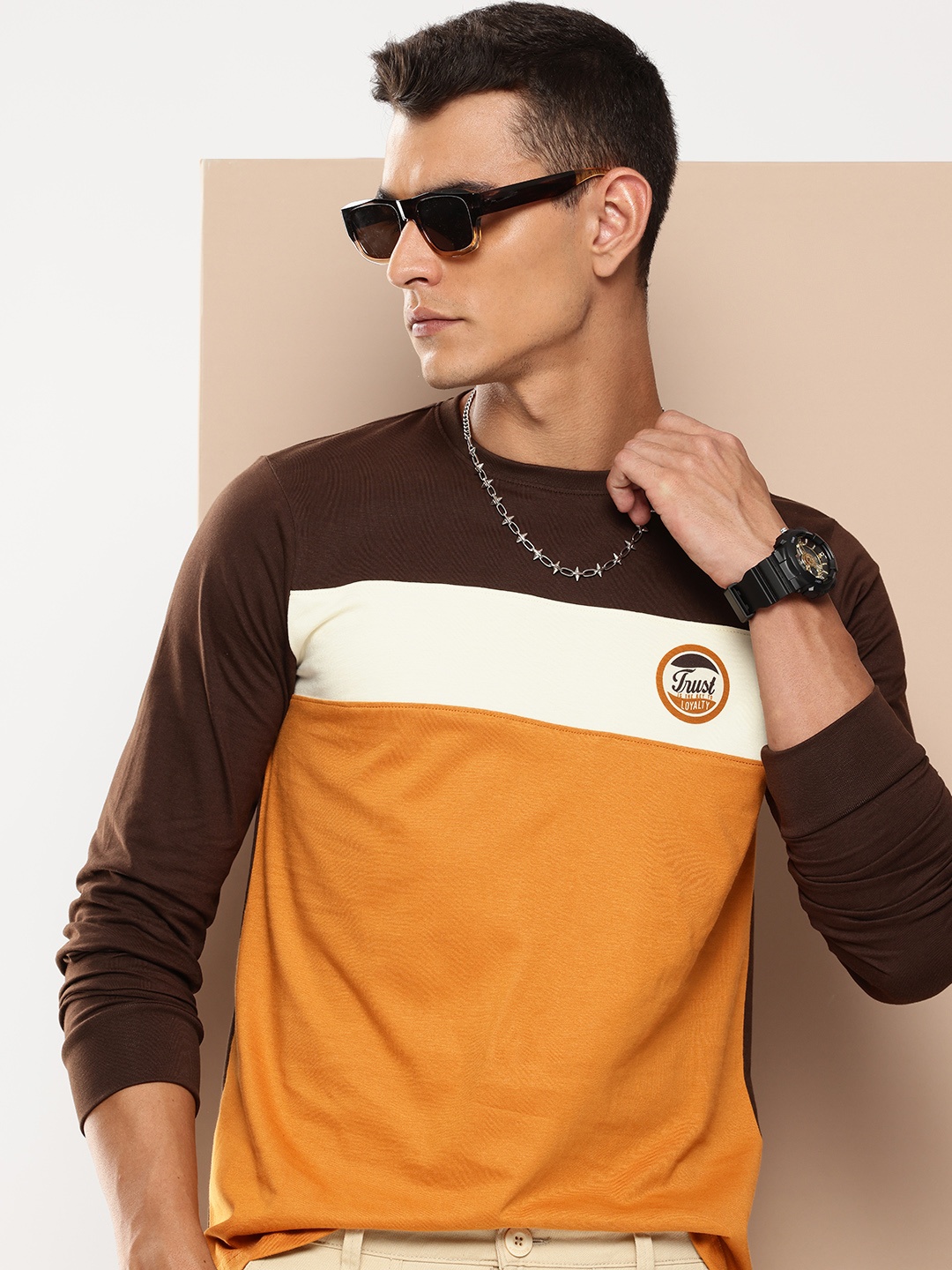 

Difference of Opinion Pure Cotton Colourblocked Casual T-shirt, Brown