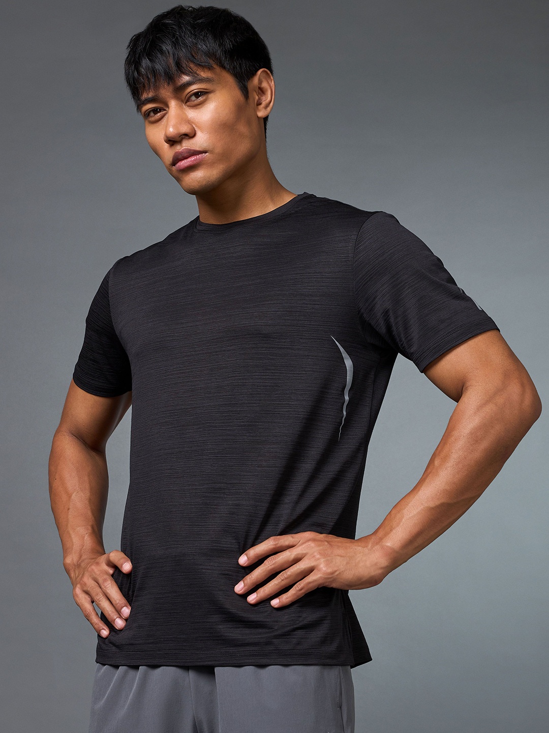 

CULT Men City Escape Running T-shirt, Black