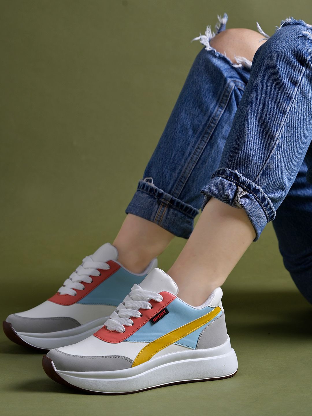 

Shoetopia Women Round Toe Lightweight Sneakers, White